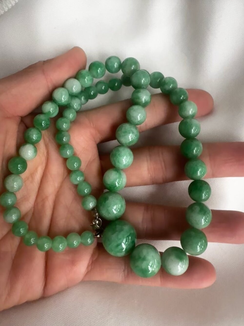 Rare Vintage Green Apple Jade Necklace (~18 Inches)